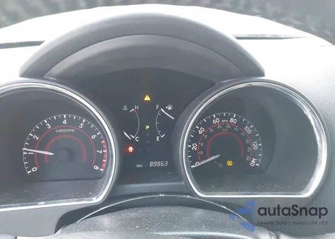 2012 Toyota Highlander Se V6 z USA, uszkodzony, nr VIN 5TDBK3EHXCS097955